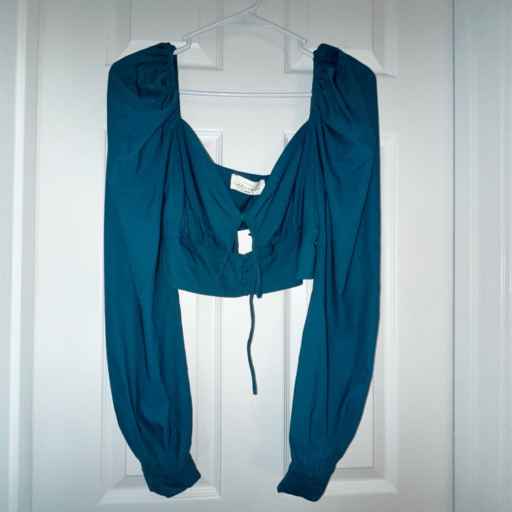 American Threads Medium Teal Cropped Tie Front Top